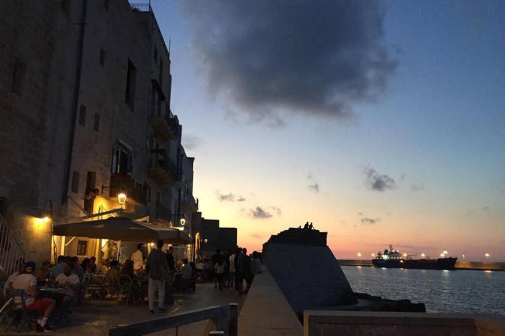 Historic Apartment In Centre Of City 100M To Sea Monopoli Exterior foto